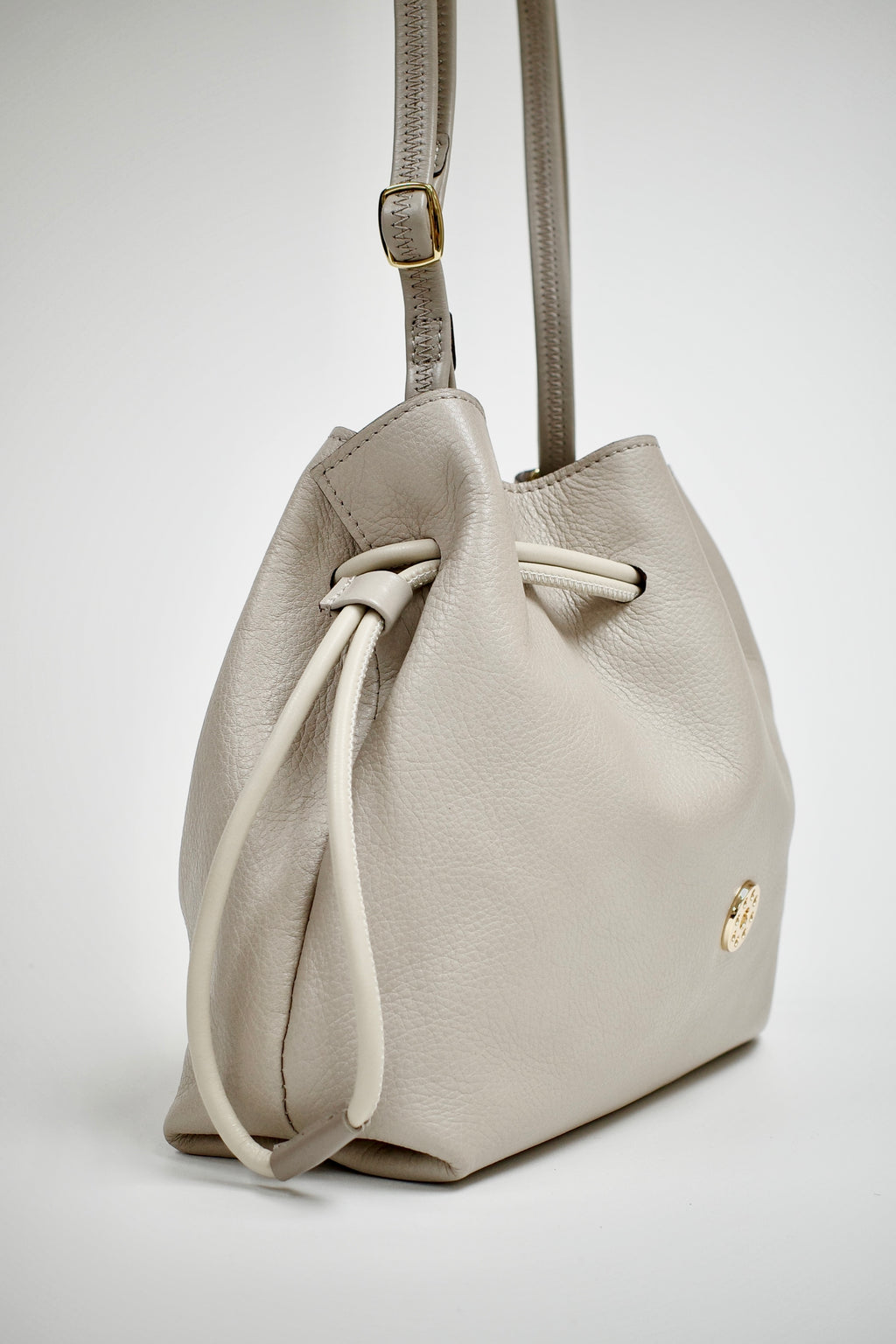 【NEW】PRINCESS | Leather Bundle Bag